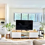 Modern & Cozy Guesthouse At The Heart Of West La
