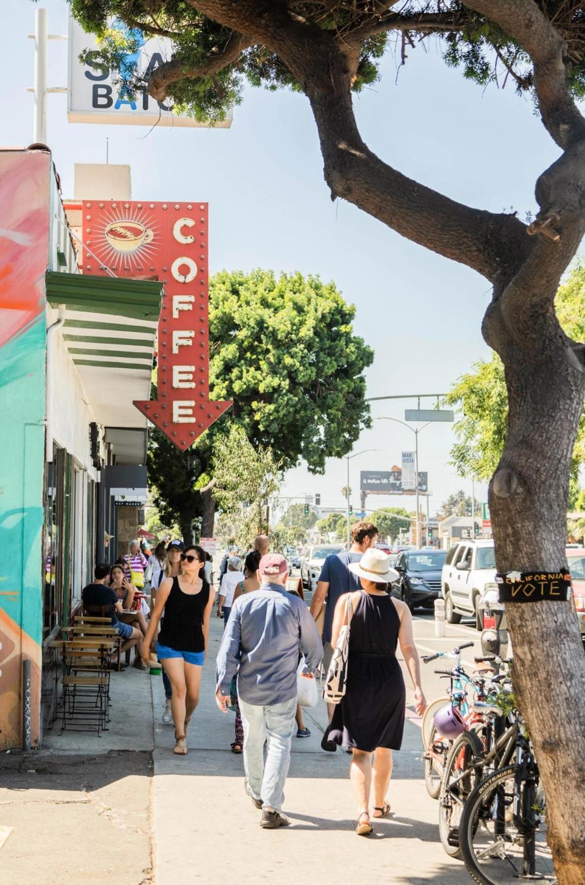Modern & Cozy At The Heart Of West La Los Angeles