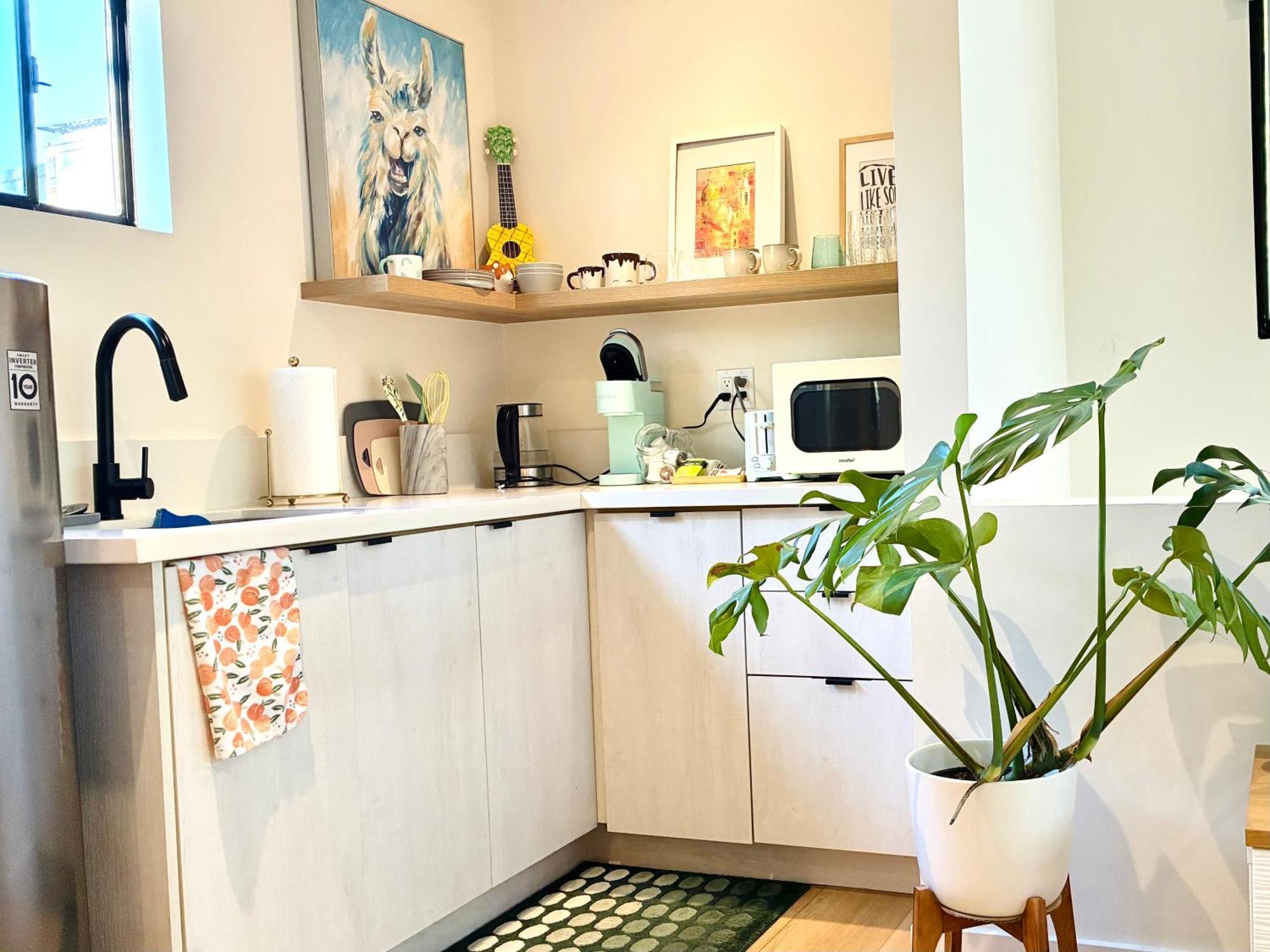 Modern & Cozy At The Heart Of West La *